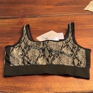 New with tag+++Fabletics sports bras